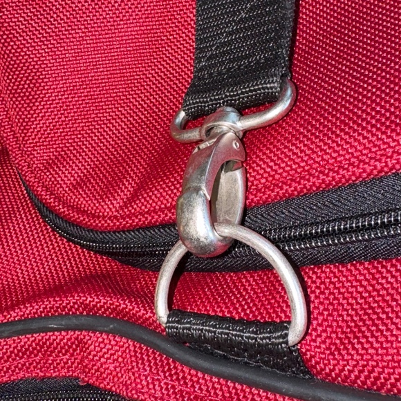 Samsonite Duffel Gym Bag / Weekender in Red, 2006 Classic Monte Carlo 2 edition - Picture 12 of 15